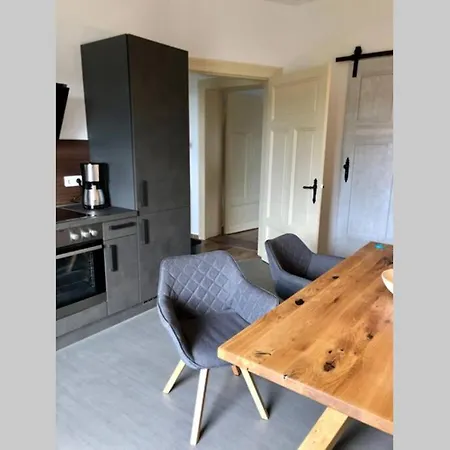 Apartmán Liebevoll Sanierte, Grosszuegige Stadtwohnung, 70 Qm *