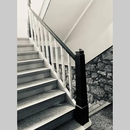 Liebevoll Sanierte, Grosszuegige Stadtwohnung, 70 Qm *
