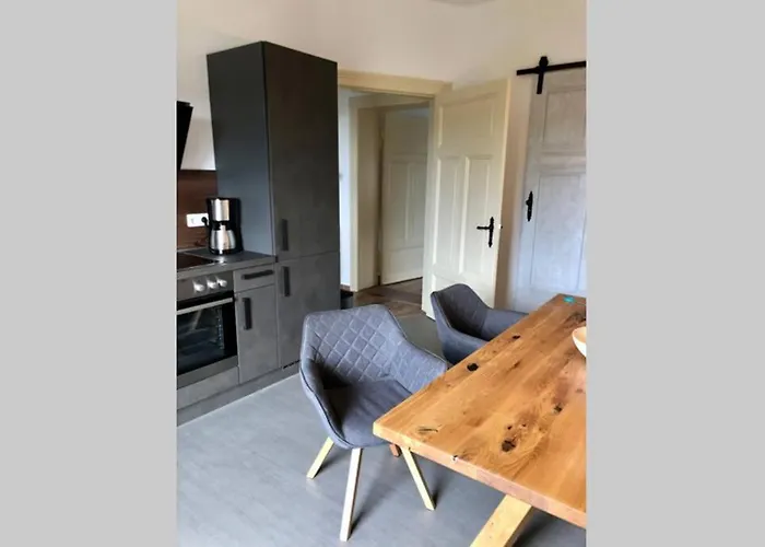 Апартаменты Liebevoll Sanierte, Grosszuegige Stadtwohnung, 70 Qm *