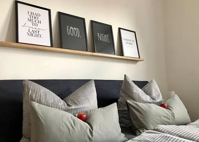 Liebevoll Sanierte, Grosszuegige Stadtwohnung, 70 Qm